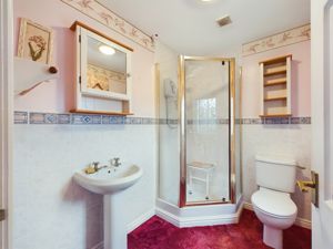 En Suite- click for photo gallery